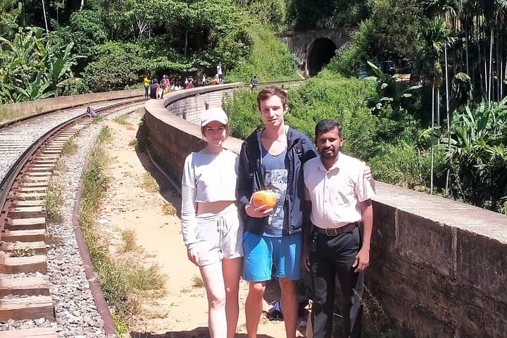 Ella Day Tour from Hikkaduwa: Scenic Train, Nine Arch Bridge & Little Adam's Peak photo 6