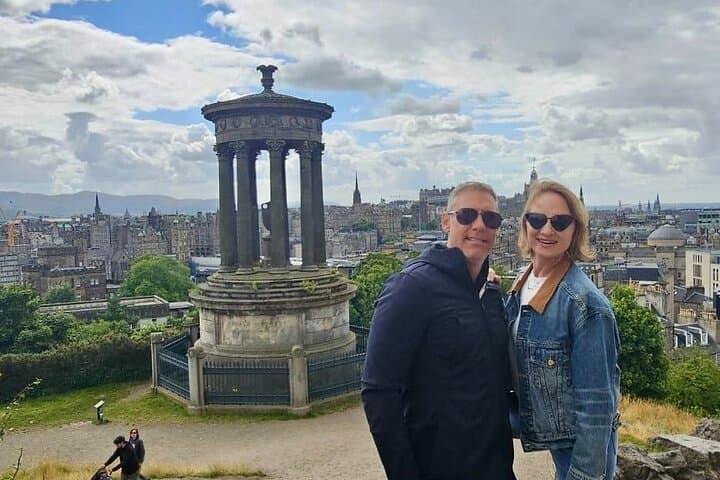 Private Edinburgh Day Tour from Glasgow — Luxury Minivan & Local Guide