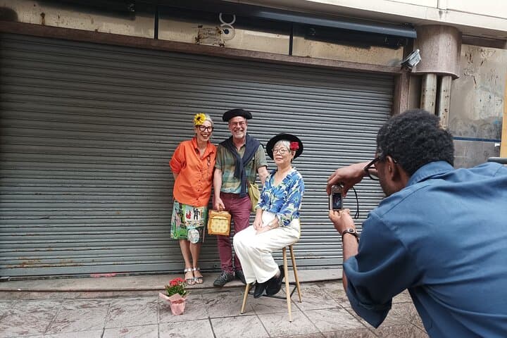 Private Photography Adventure in A Coruña: Gallery Tour, Archive Access & Portrait Session photo 2