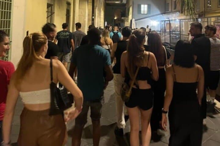 Nice Pub Crawl: Ultimate Bar Crawl & VIP Nightclub Experience photo 2