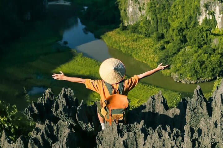 Bai Dinh, Mua Cave & Trang An: Ninh Binh Day Trip Guide photo 2