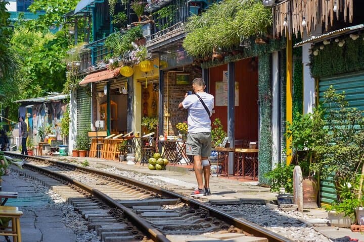 Private Hanoi Walking Tour Through Train Street and the Old Quarter photo 5