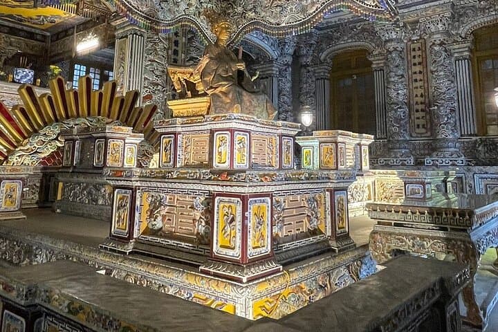 Hue Imperial Citadel & Dragon Boat Adventure: Full-Day Small Group Tour photo 4