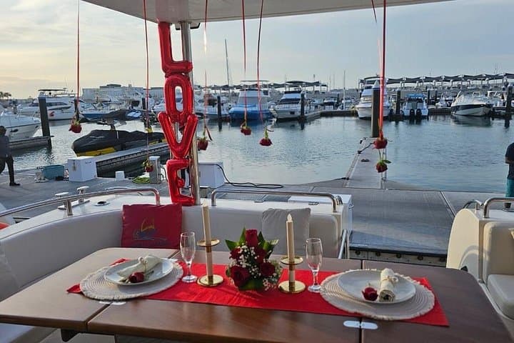 Sunset BBQ & Skyline Cruise: 2-Hour Romantic Yacht Dinner in Dubai Marina photo 5