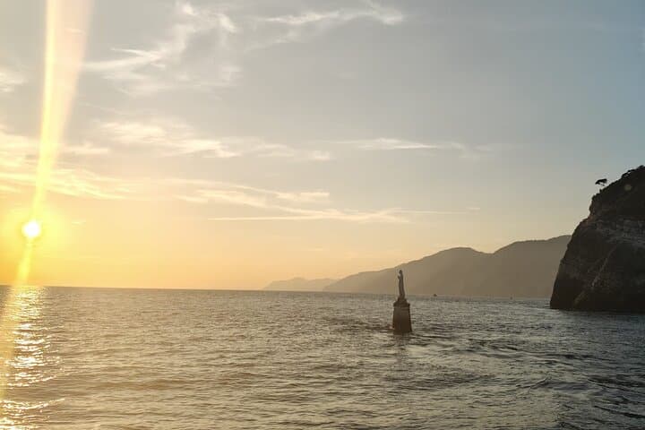 Sunset Aperitif Boat Cruise in Porto Venere and the Islands photo 3