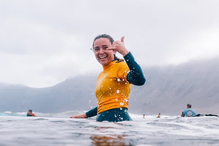 Famara Beach Surf Lesson: 2-Hour Beginner Surfing Class in Lanzarote photo 4