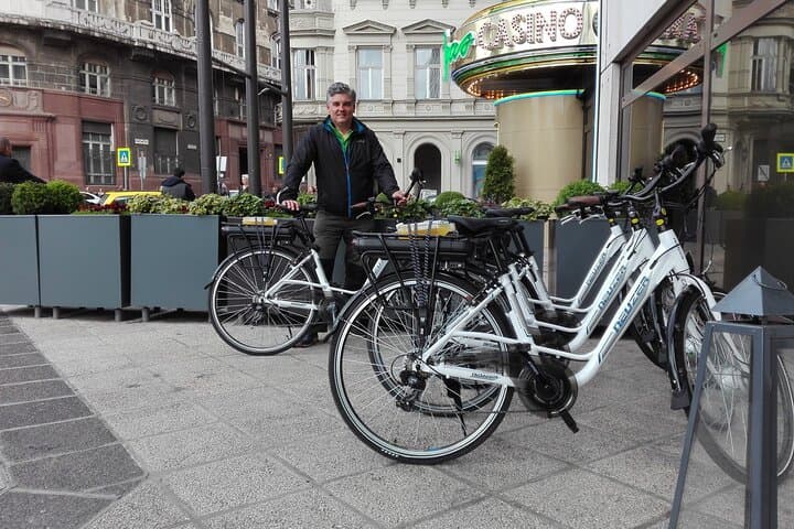 E-Bike Guided Tour of Castle Hill & Danube Sights, Budapest photo 3