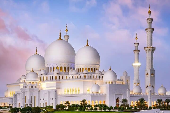 Private Full-Day Abu Dhabi Tour: Sheikh Zayed, Louvre & Yas Island