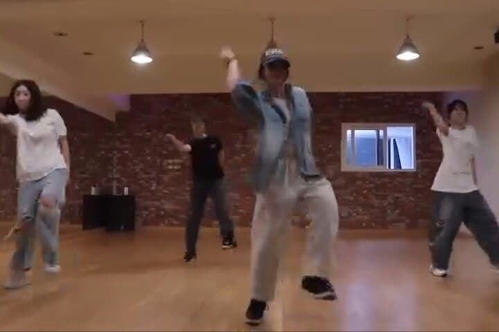 Busan K‑Pop Dance Class & City Tour — Gamcheon, Oryukdo & Jimin’s Cafe photo 2