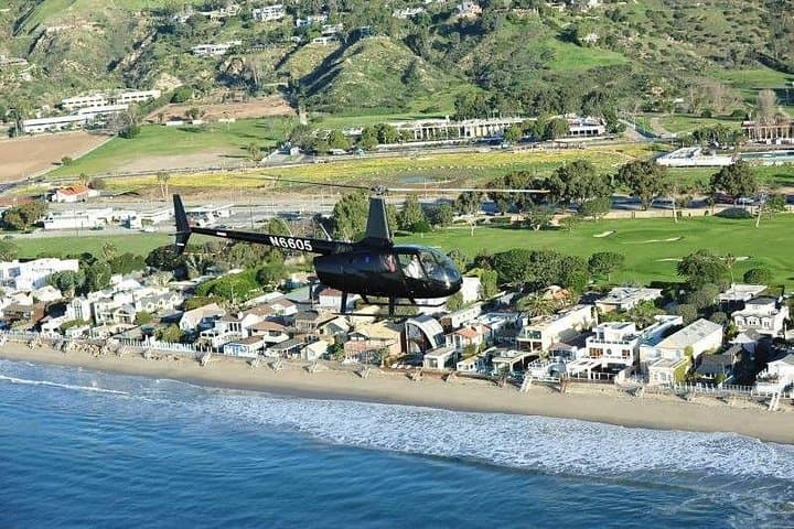 Los Angeles Coastline Private Helicopter Tour from Burbank — 30-Min Scenic Flight photo 1