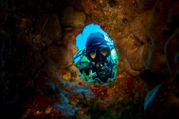 Scuba diving La Maddalena & Lavezzi: certified dives in Sardinia's marine park photo 5
