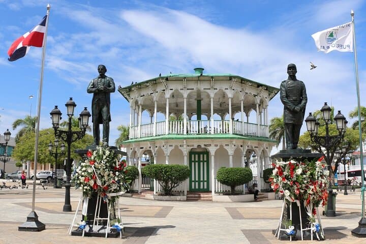 Private Couples Tour in Puerto Plata: Historic Forts, Rum & Sunset Malecón Walks