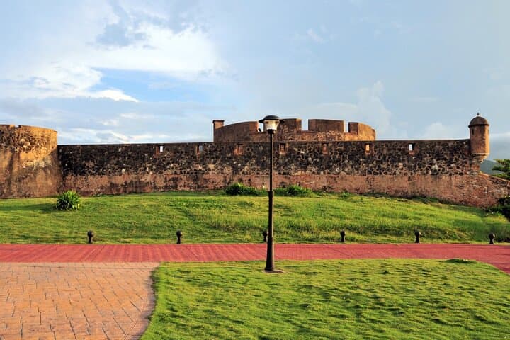 Private Couples Tour in Puerto Plata: Historic Forts, Rum & Sunset Malecón Walks photo 4