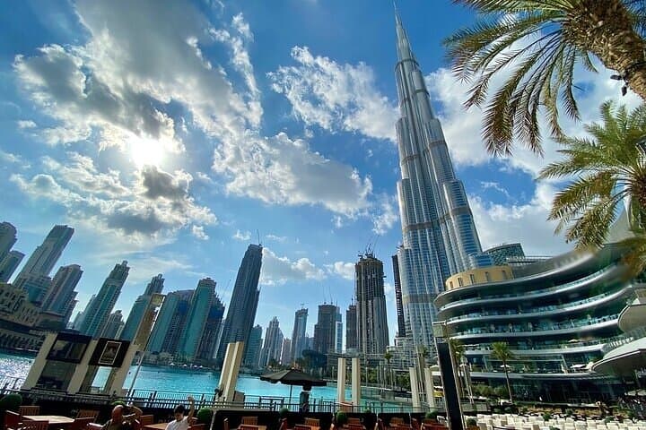 Sky-High Views and Underwater Worlds: Burj Khalifa & Dubai Aquarium Combo Ticket photo 3