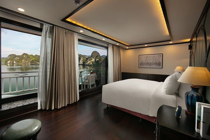 Halong Bay 2-Day Luxury Cruise from Hanoi on Hermes: Kayak, Caves & Titop