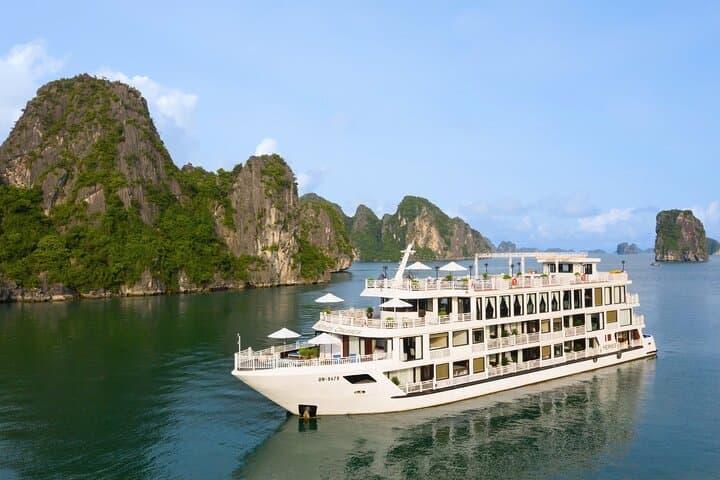 Hermes Luxury: 2-Day Halong Bay Cruise with Private Balcony