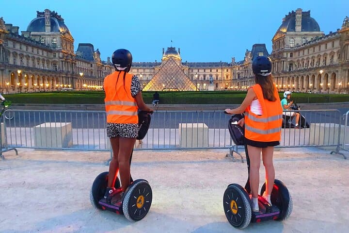 Paris Sunrise Segway Tour: Trocadéro to Champs-Élysées at Dawn