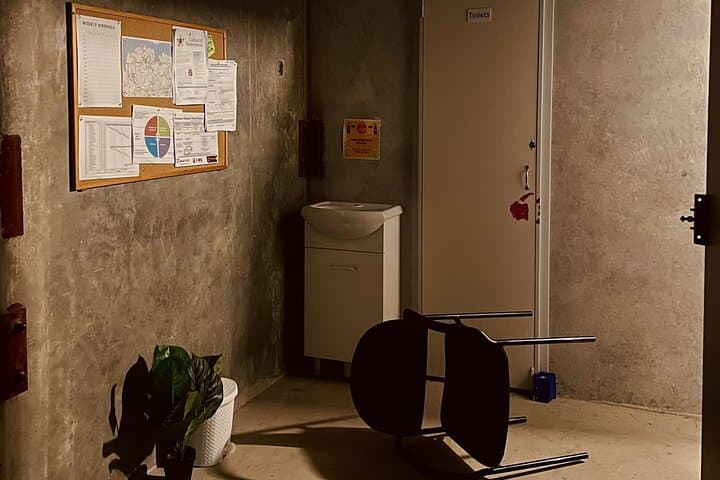 Zombie Bite Escape Room Auckland: Immersive 60-Minute Post‑Apocalyptic Puzzle photo 3
