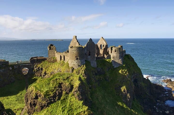 Luxury Causeway Coast Private Tour — Giant's Causeway, Dark Hedges & Dunluce photo 3