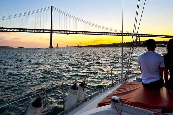 Private 2-Hour Lisbon Sailing Tour with Wine and Snacks photo 2