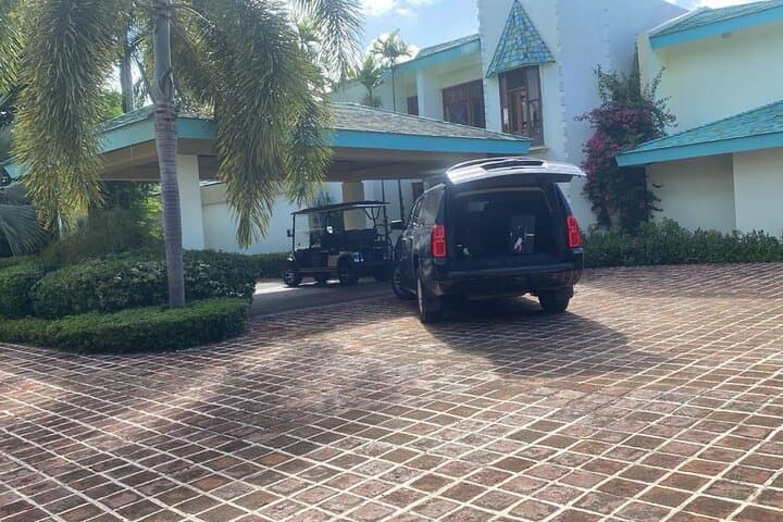 Private VIP SUV Transfer: Punta Cana (PUJ) to La Romana Hotels photo 2