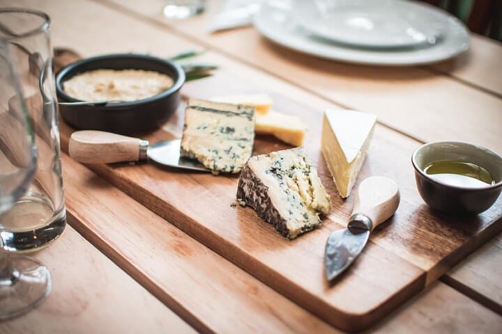 A Place at Our Table: Gourmet Auckland Food, Wine & Muriwai Gannet Coast Tour