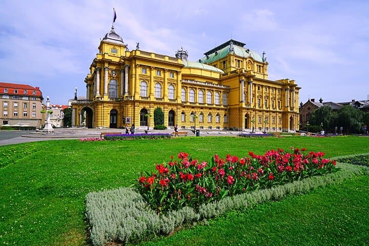4-Day Zagreb Tour with Plitvice Lakes Day Trip and Wine Walk