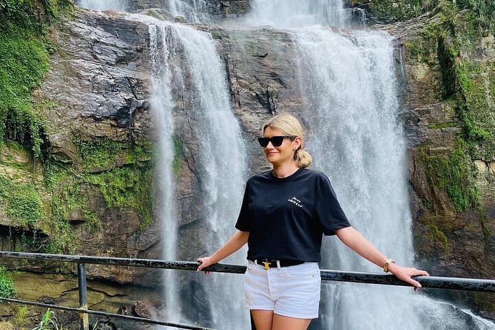 Ella Day Trip: Train Ride, Nine Arch Bridge, Little Adam's Peak & Rawana Waterfall photo 2