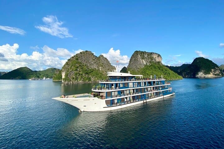 2-Day Halong & Lan Ha Bay 5-Star Cruise from Hanoi: Kayaking, Caves and Sunset Views