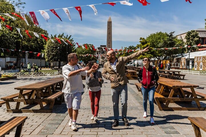 Istanbul Layover: Private 8-Hour Walking Tour with a Local Host
