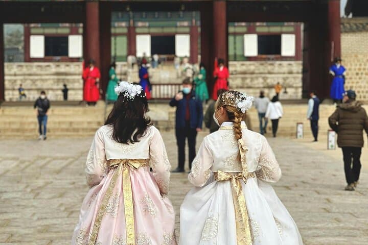 Hanbok at Gyeongbokgung: Palace Walk, Insadong Stroll & Traditional Dessert photo 3