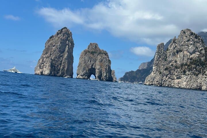 Private Sorrento Boat Tour to Capri and the Blue Grotto photo 4