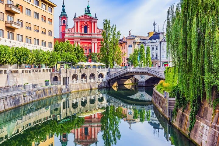 Ljubljana Scavenger Hunt: Self-Guided Audio Tour of the Old Town photo 2