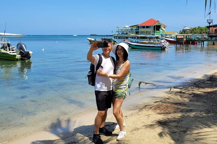 Roatán West Bay Snorkeling & Mayan Eden Eco-Park — Private Tour with Monkeys and Sloths photo 5