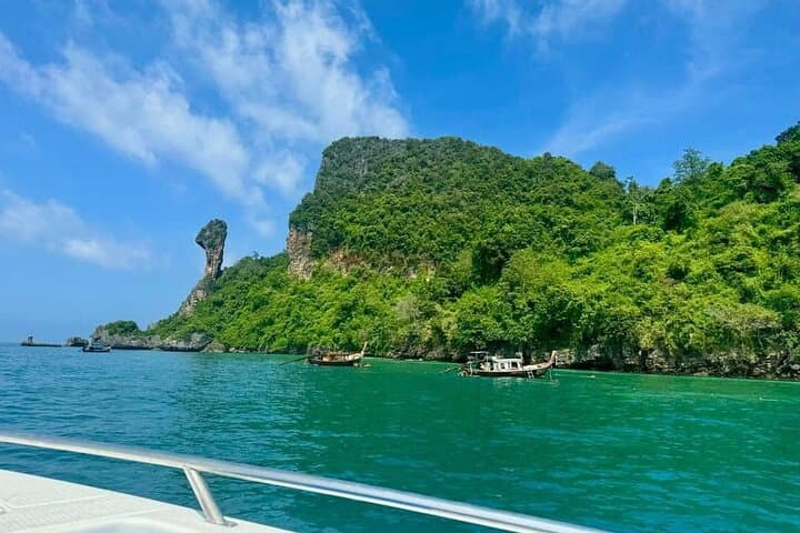 Four Islands Day Tour from Krabi: Snorkeling, Sandbars & Limestone Cliffs photo 5
