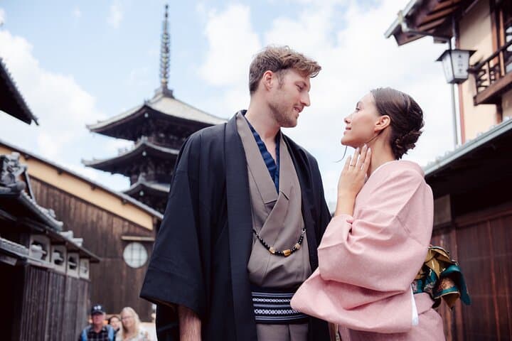 Private Kyoto Photo Session: Kimono Shoot in Gion & Yasaka Shrine photo 5