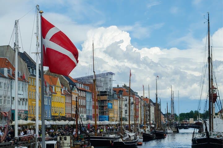 Copenhagen Scavenger Hunt: Self-Guided Audio Tour of City Highlights photo 3