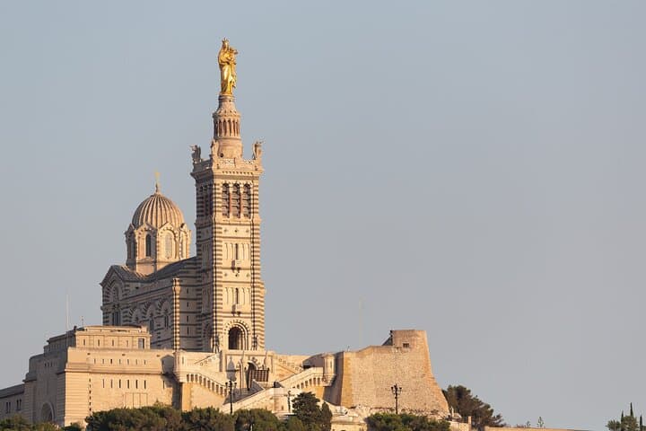 Marseille Scavenger Hunt: Self-Guided Highlights Tour of Vieux-Port and Le Panier photo 5