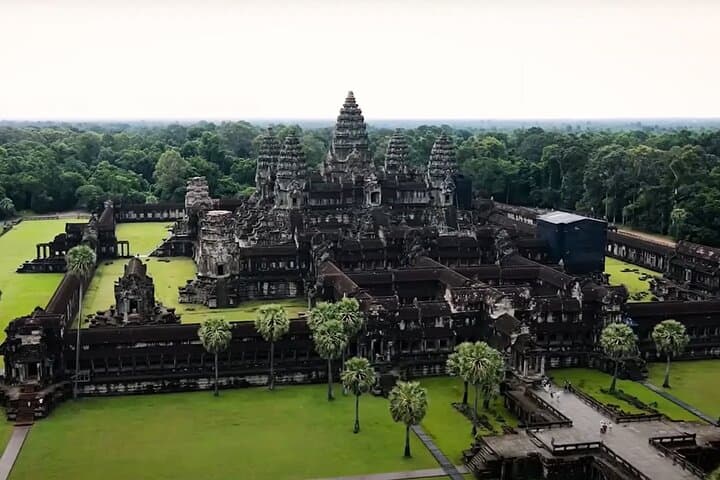 2-Day Private Angkor Explorer: Sunrise at Angkor Wat, Ta Prohm & Banteay Srei photo 1