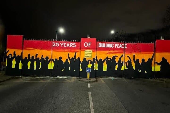 Belfast Political Taxi Tour — Private Troubles & Murals Tour with Peace Wall Visit