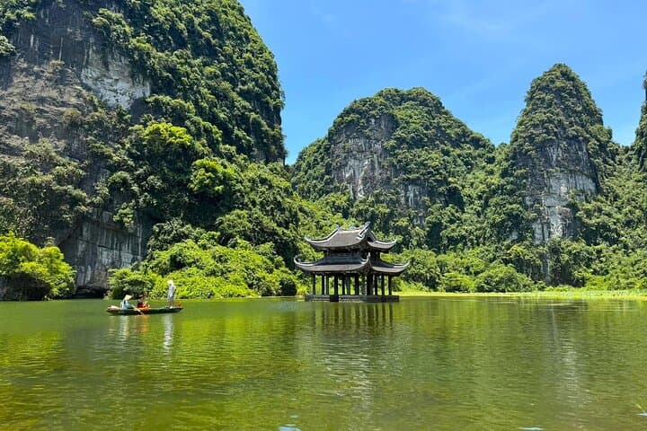 Ninh Binh Day Trip: Bai Dinh, Trang An & Mua Cave in One Day photo 3