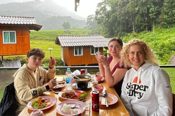 Doi Inthanon Private Day Tour: Twin Pagodas, Cloud Forest Boardwalk & Waterfall Hikes photo 6