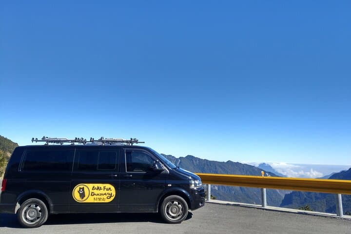 Cycling Support Van in Taiwan: 7-Person Bicycle Nanny from Taipei photo 5