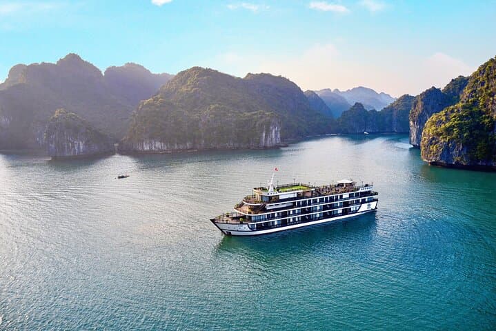 Luxury 3-Day Lan Ha Bay Kite Cruise from Hanoi