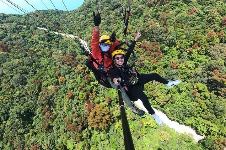 Private Paragliding Over Son Tra (Monkey Mountain) — Da Nang Extended Flight photo 4