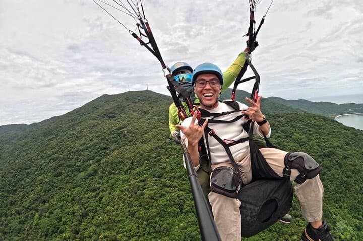 Extended Paragliding Flight Over Son Tra Peninsula, Da Nang