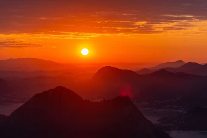Sunrise at Sugarloaf Mountain: Cable Car Sunrise & Breakfast in Rio photo 3