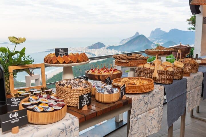 Sunrise at Sugarloaf Mountain: Cable Car Sunrise & Breakfast in Rio photo 4