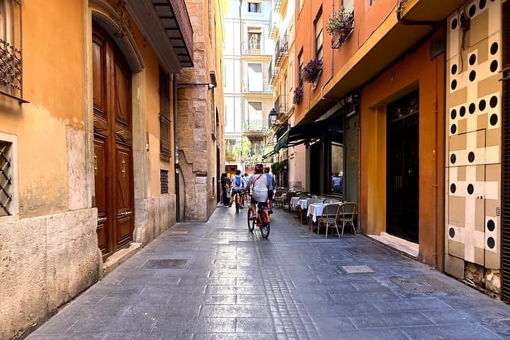 Valencia City Highlights: Guided Bike & E-Bike Tour of Historic Sights photo 2