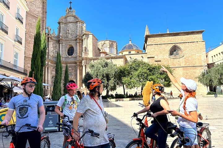 Valencia City Highlights: Guided Bike & E-Bike Tour of Historic Sights photo 4